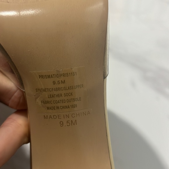 Steve Madden Gold and Green Heels with Butterfly - Picture 4 of 9